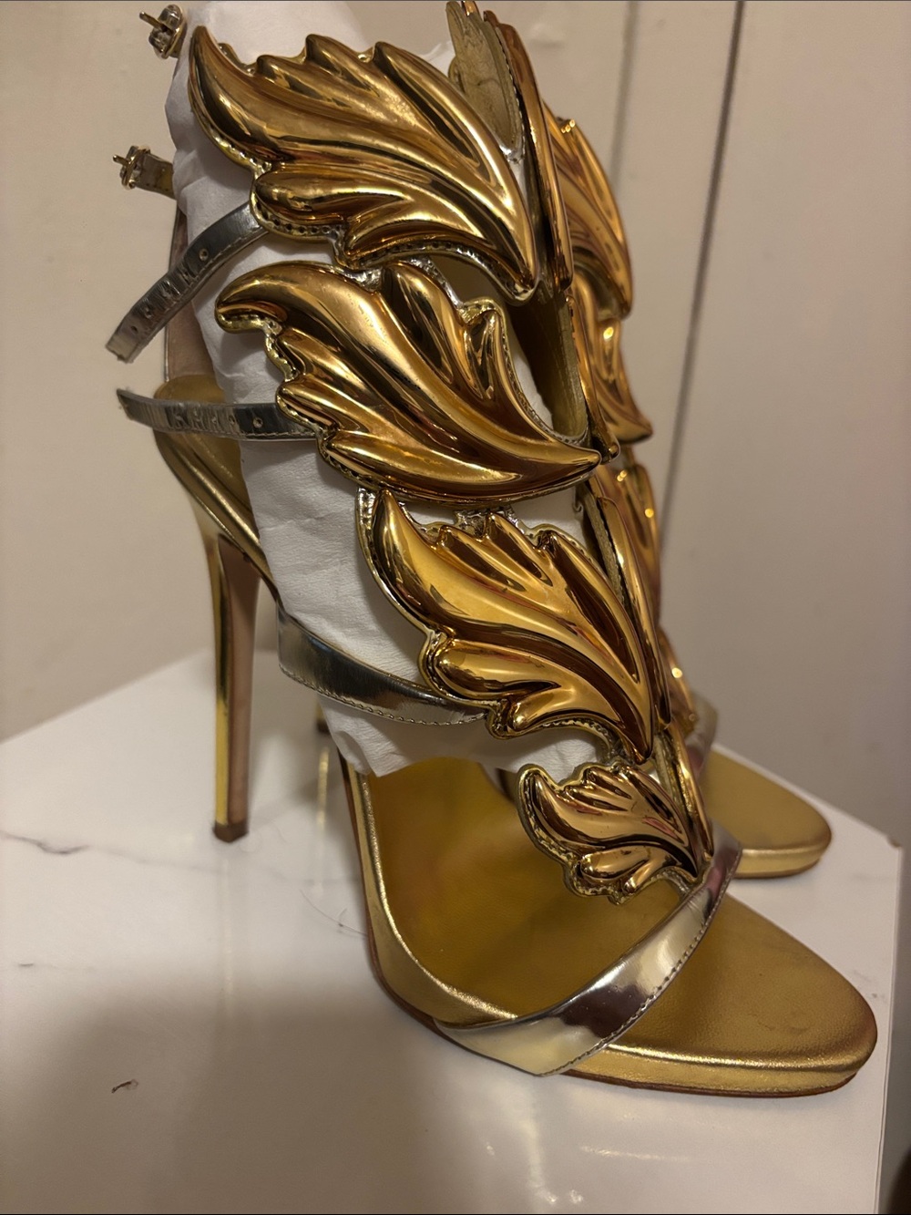 Giuseppe Zanotti Gold Leaf Embellished gold Sandals - Picture 4 of 11